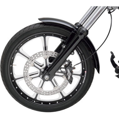 SIX-PISTON DIFFERENTIAL-BORE FRONT CALIPERS