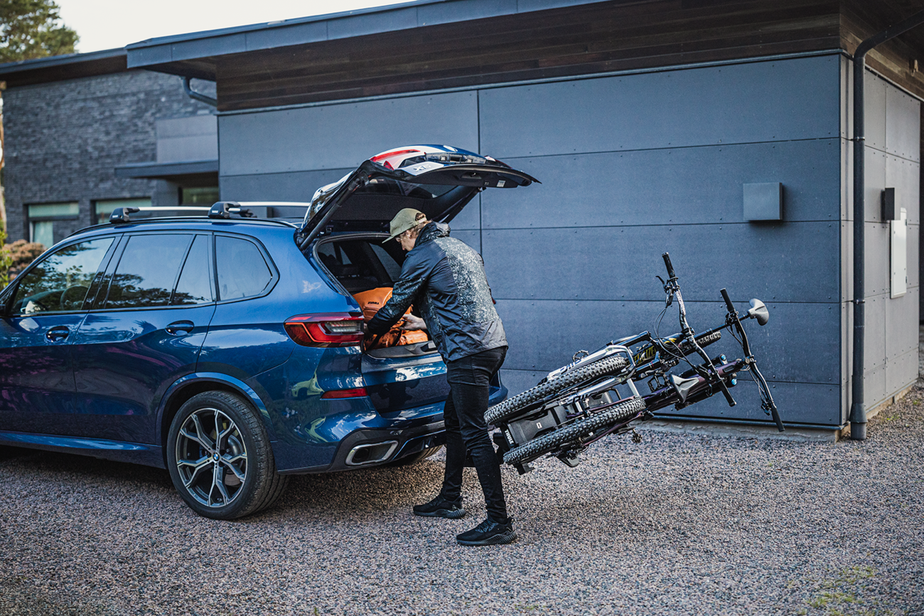 THULE EasyFold XT 2-Bike Hitch Bike Rack