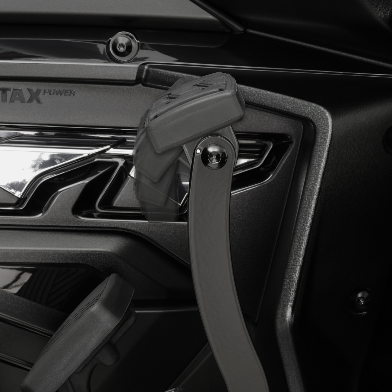 SHOW CHROME Adjustable Highway Pegs