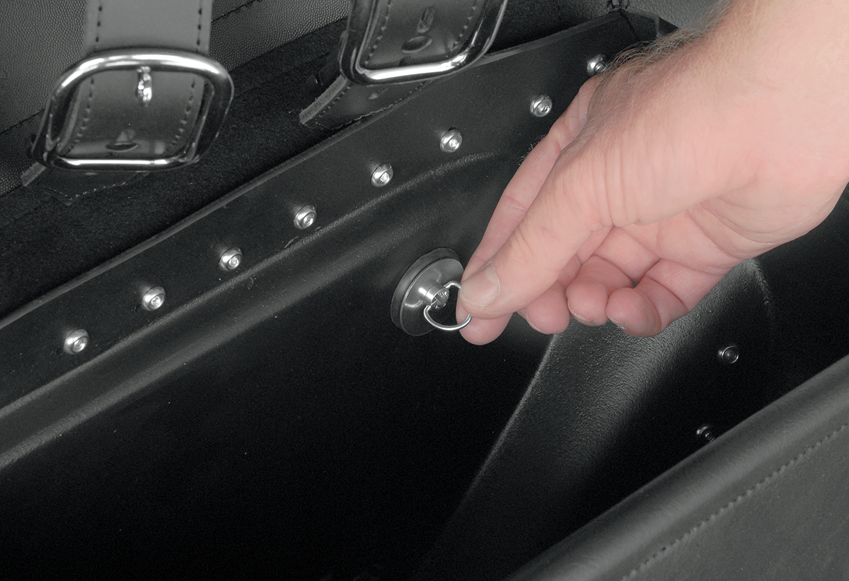 Saddlemen Black Drifter Quick Release Saddlebags 9195 Harley DYNA FXD