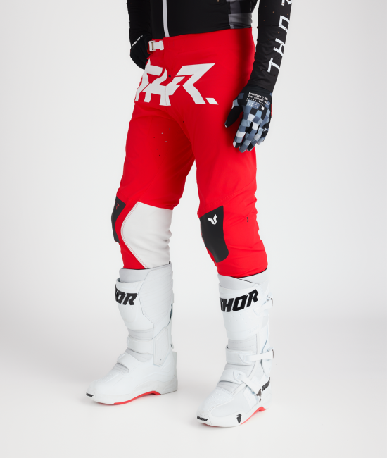 adress PUNCHING LOGO PISTE と PISTE PANTS Logo Smash Track Pant
