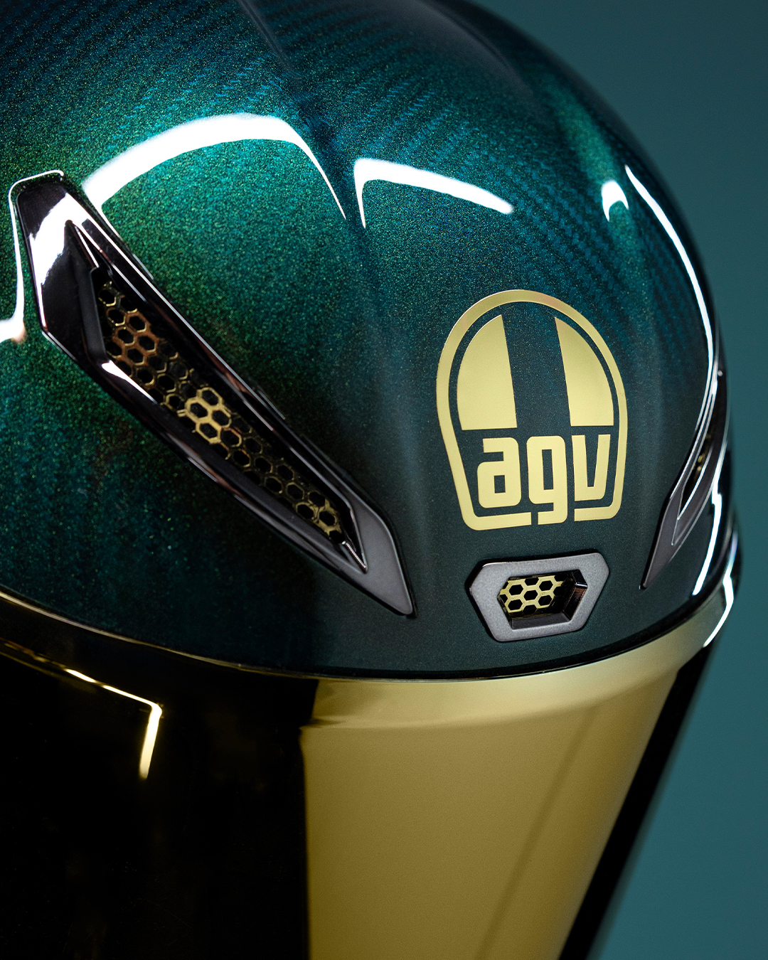 ★即納★新品★agv Race2 イリジウムゴールド 3.3mm厚 AGV Introduces the Limited Edition Pista GP RR Oro