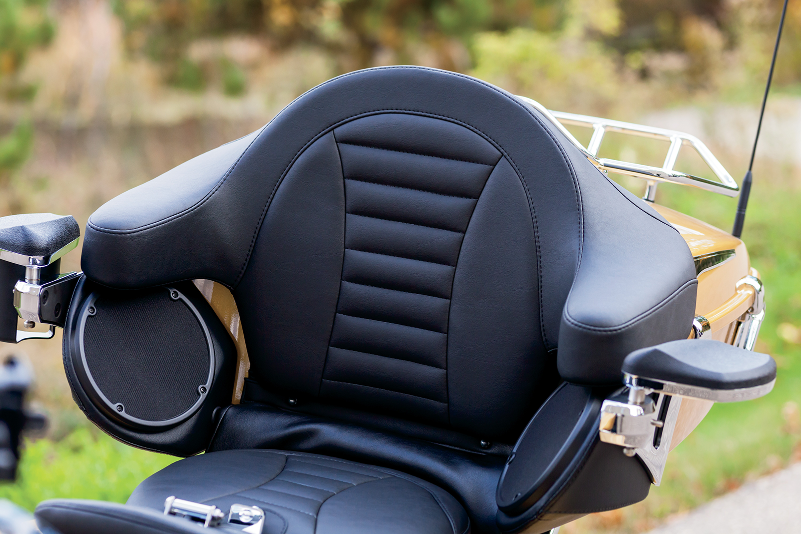 Mustang Extended Arm Wrap-Around Backrest For Harley Touring 2014-2025