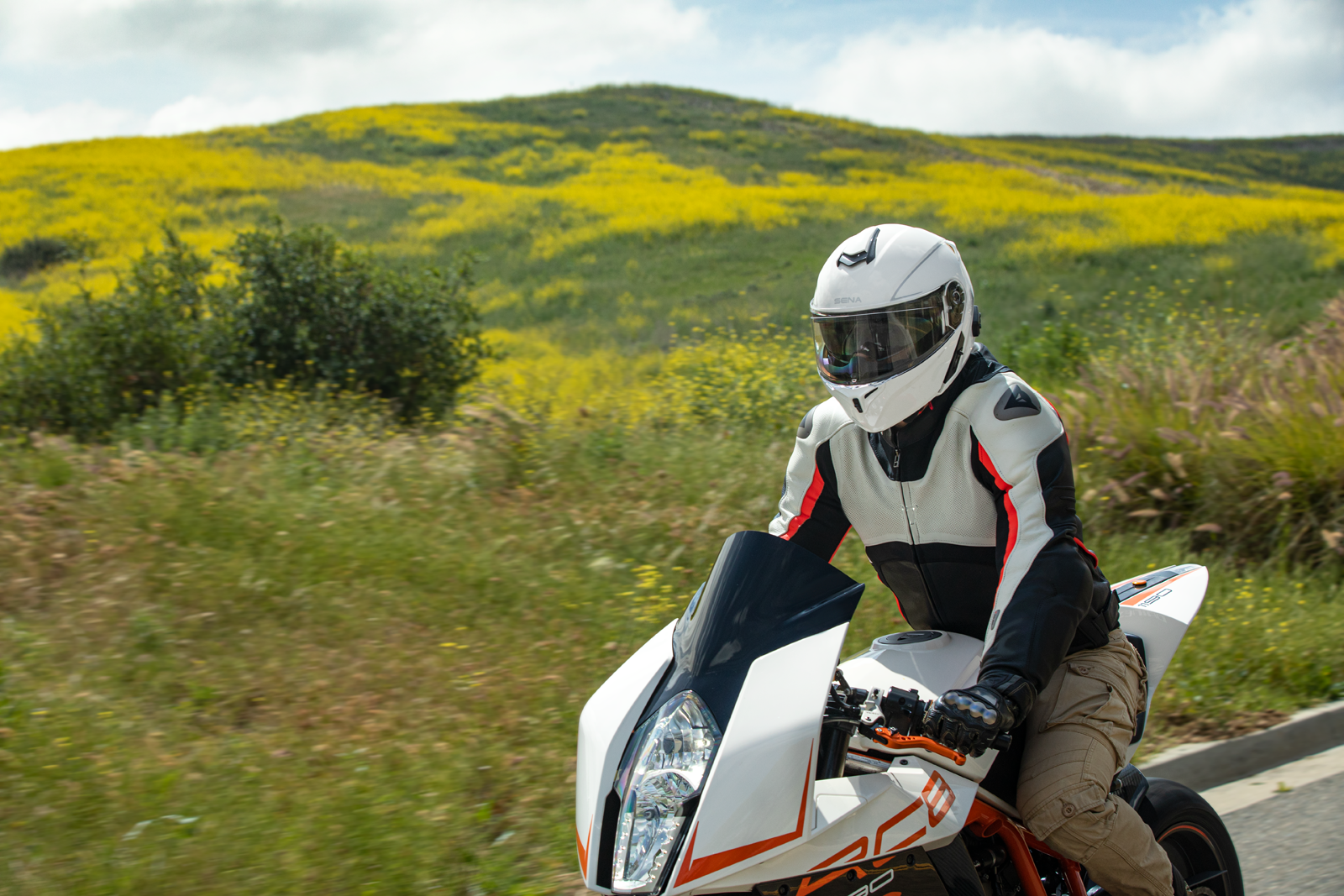SENA Outrush R Helmet
