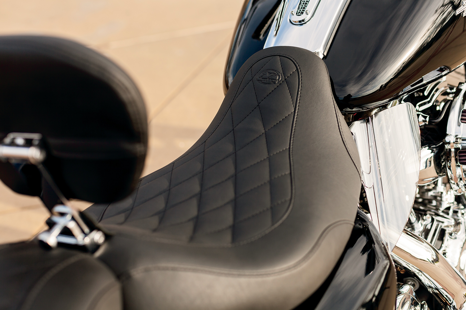 Mustang Wide Tripper Diamond Solo Seat For Harley Touring 2008-2025