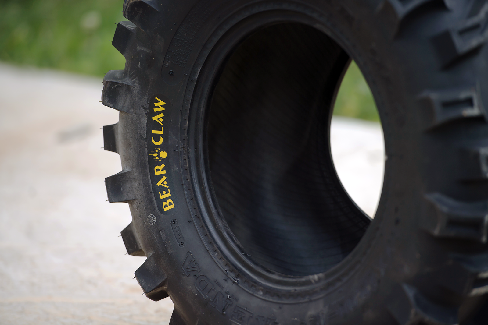 KENDA K299 Bearclaw Tire