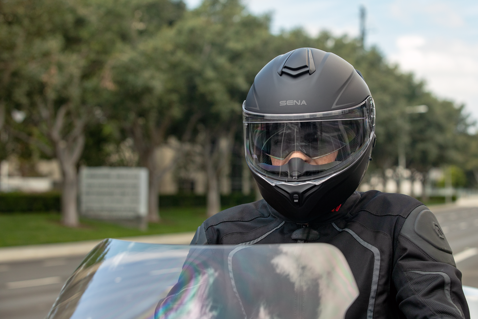 Sena Outrush R Helmet