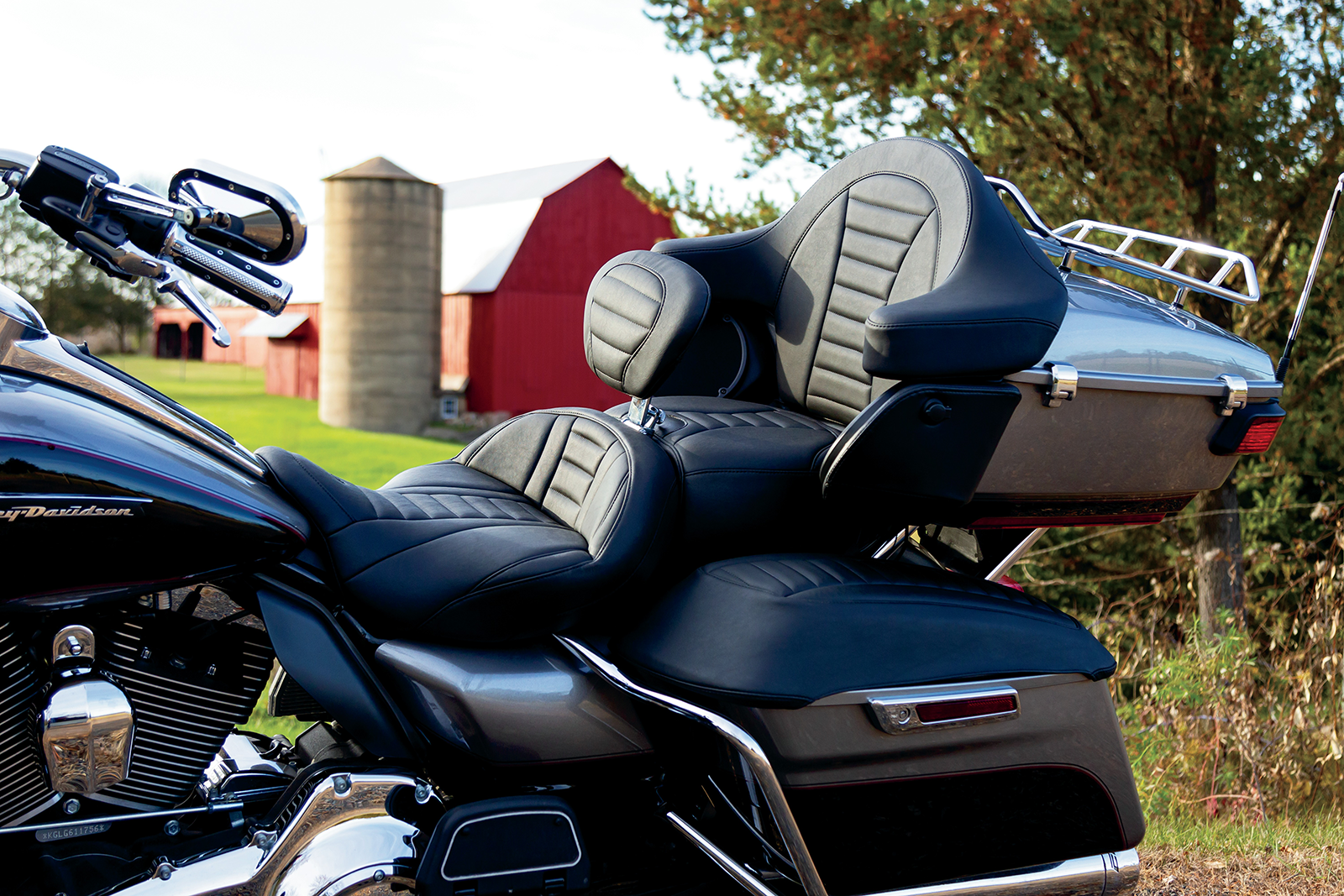 Mustang Driver Backrest Super Touring Deluxe Seat For Harley Touring 2008-2025