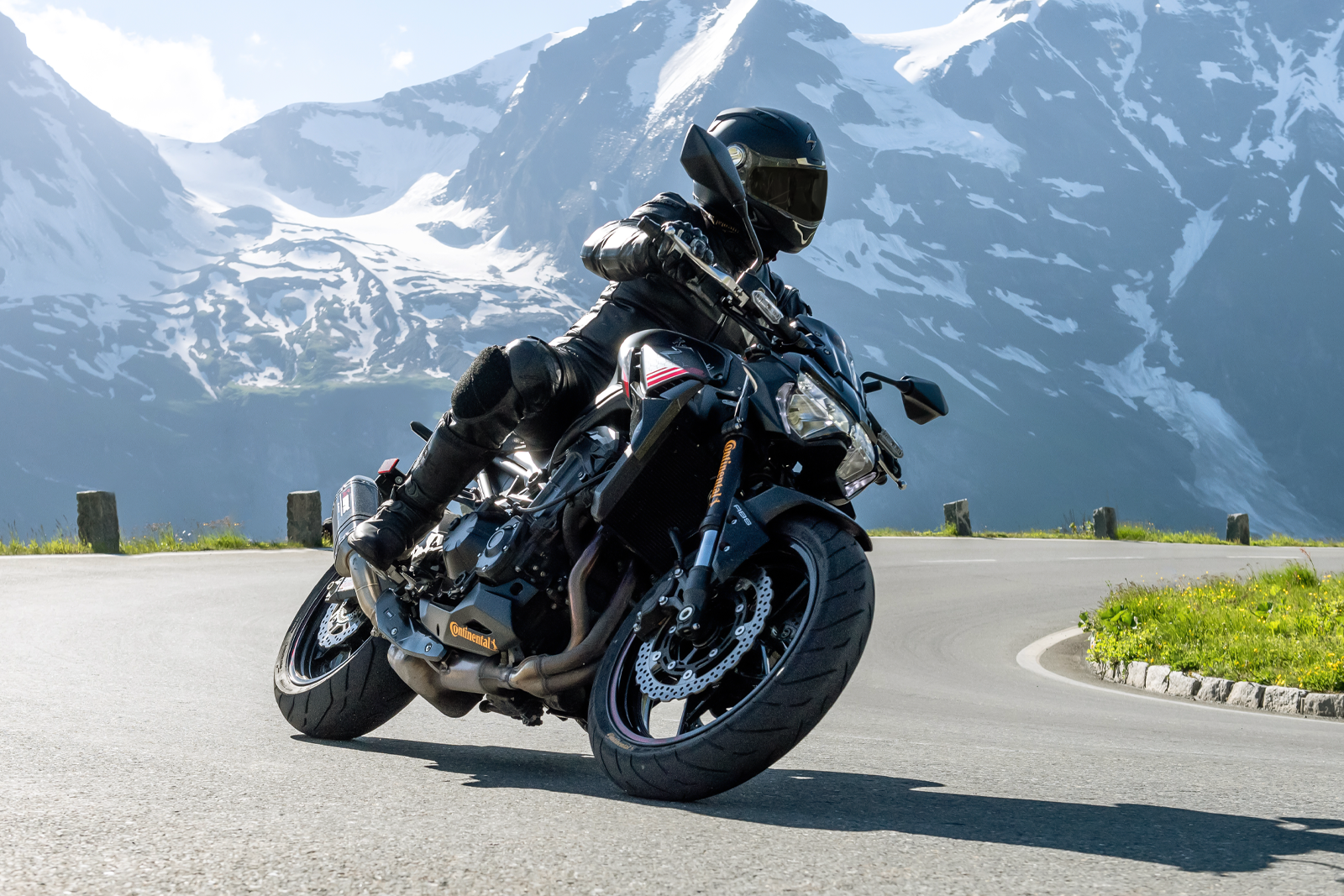 CONTINENTAL ContiRoad Tire