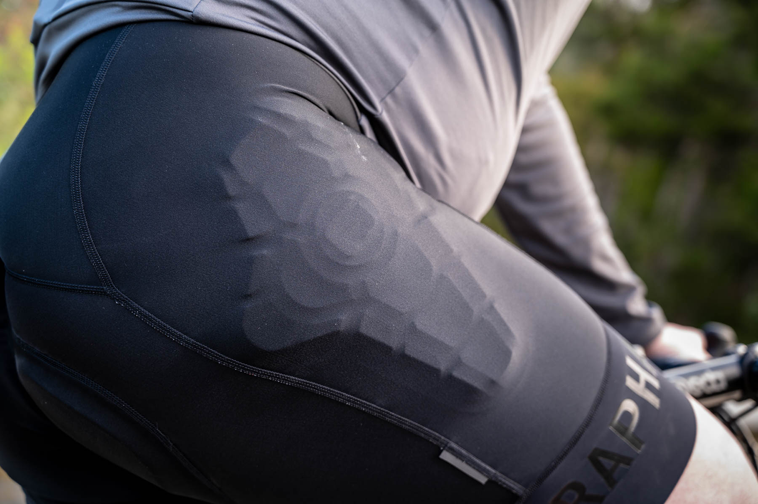 G-FORM Detachable MTB Hip Protectors