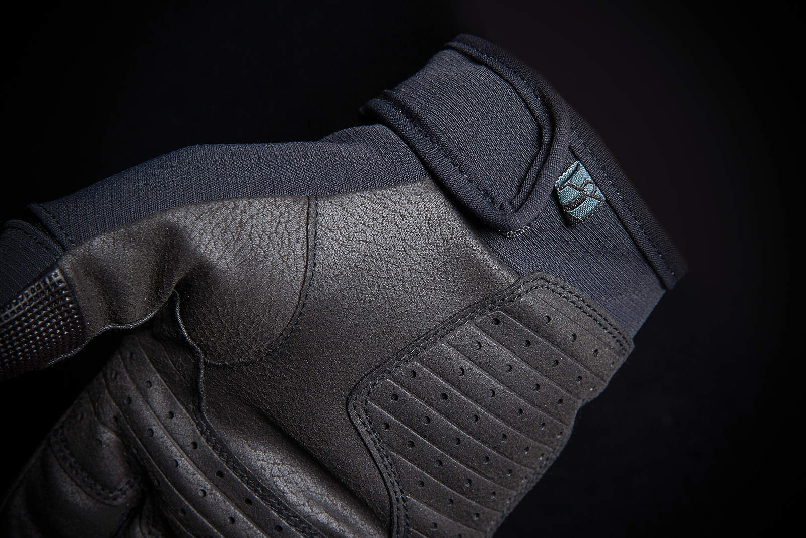 Icon Stormhawk™ Gloves