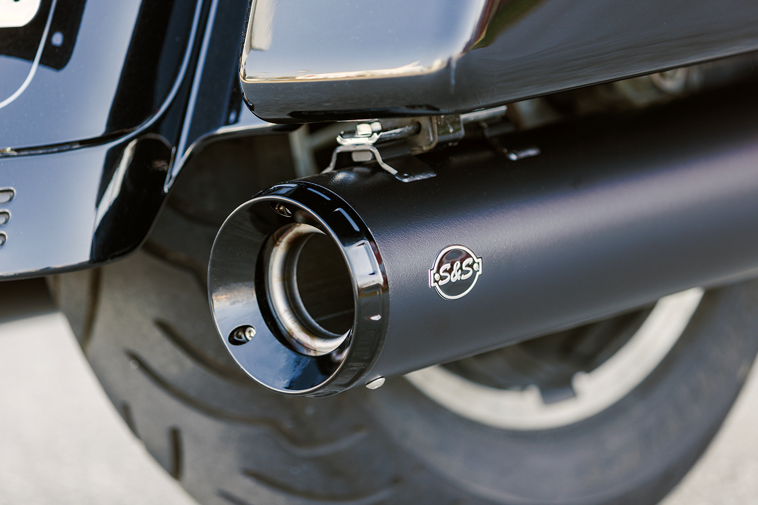 S&s cycle 4-1/2" GNX Slip-On Mufflers - Guardian Black Harley Davidson