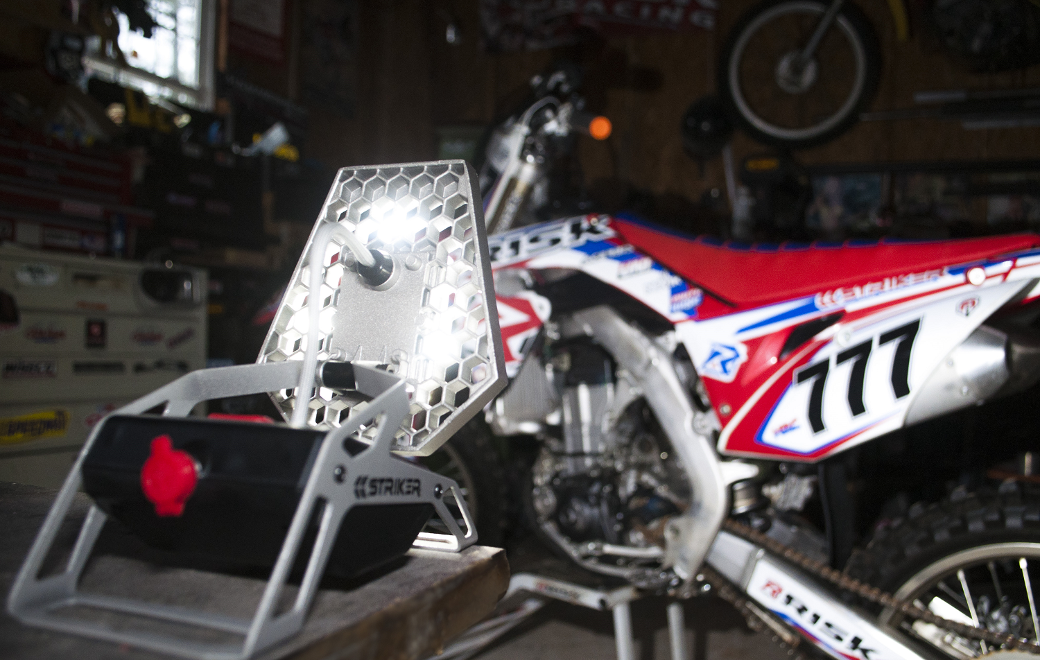 RISK RACING Mobile Task Light - 1200 Lumen Rechargeable Task Light