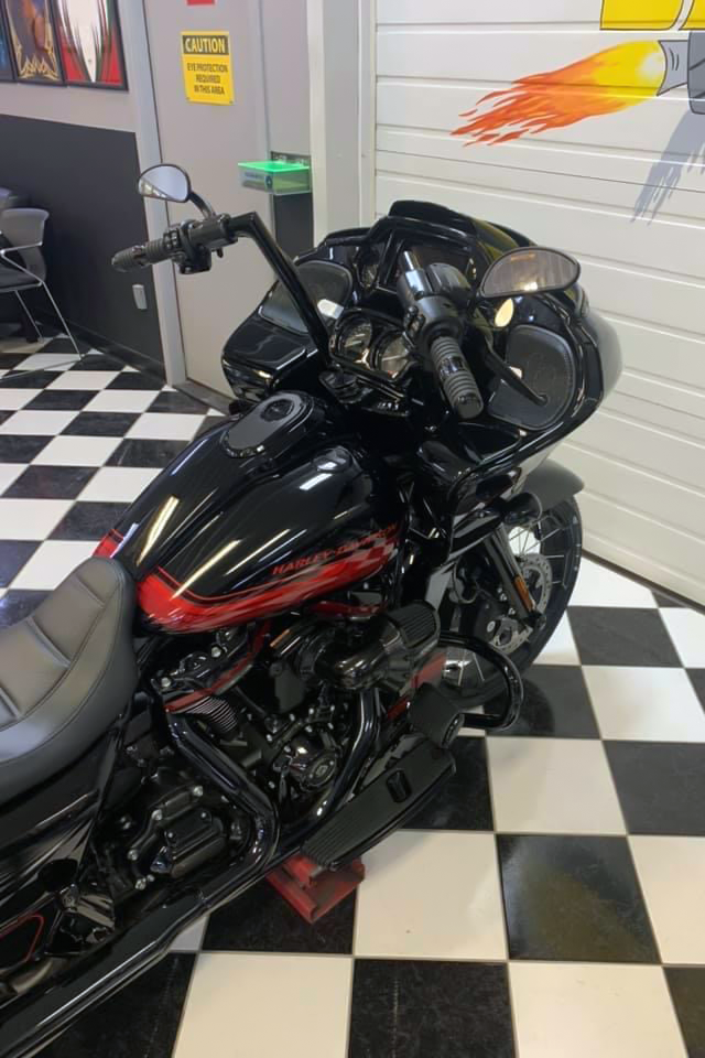 FAT BAGGERS INC. 1-1/4" EZ Install Flat Top Handlebar