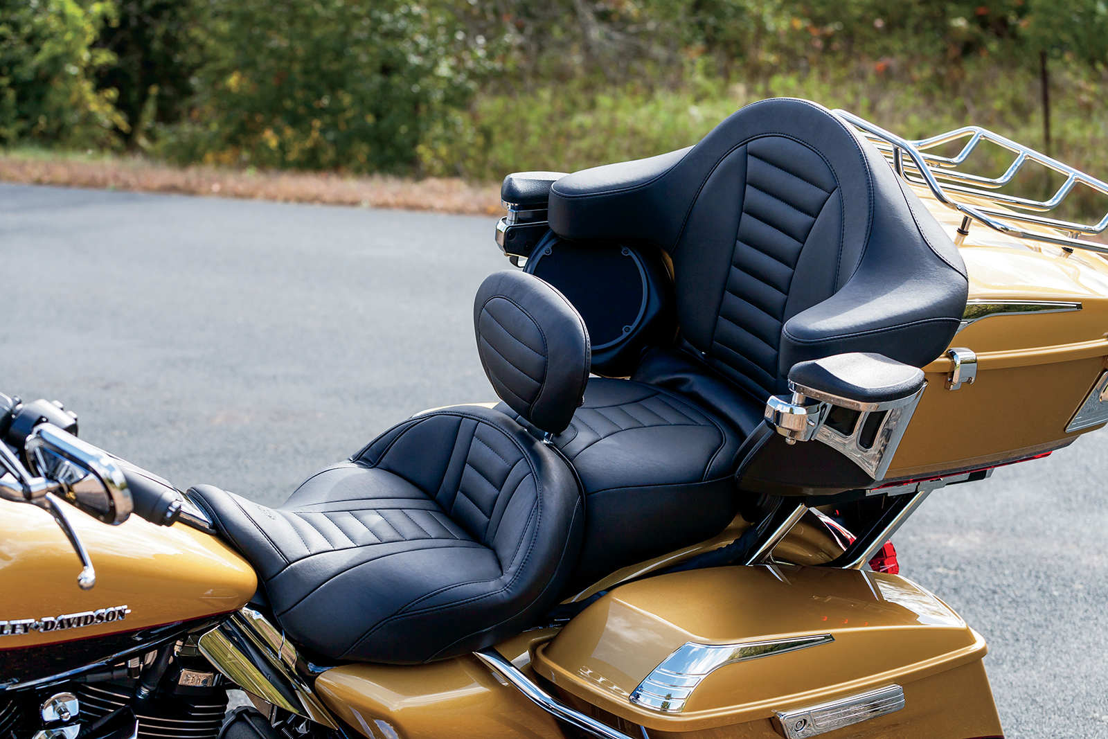 Mustang Driver Backrest Super Touring Deluxe Seat For Harley Touring 2008-2025