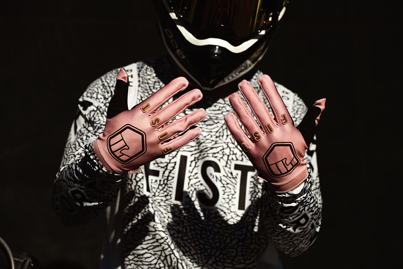 Fist handwear Strapped Earth Stocker Gloves