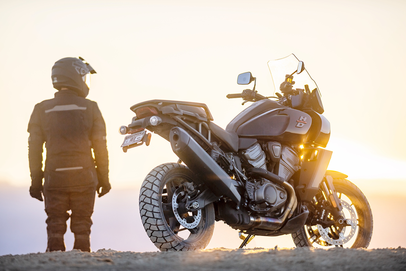 Michelin Tire - Scorcher Adventure - Front - 120/70R19 - 60V