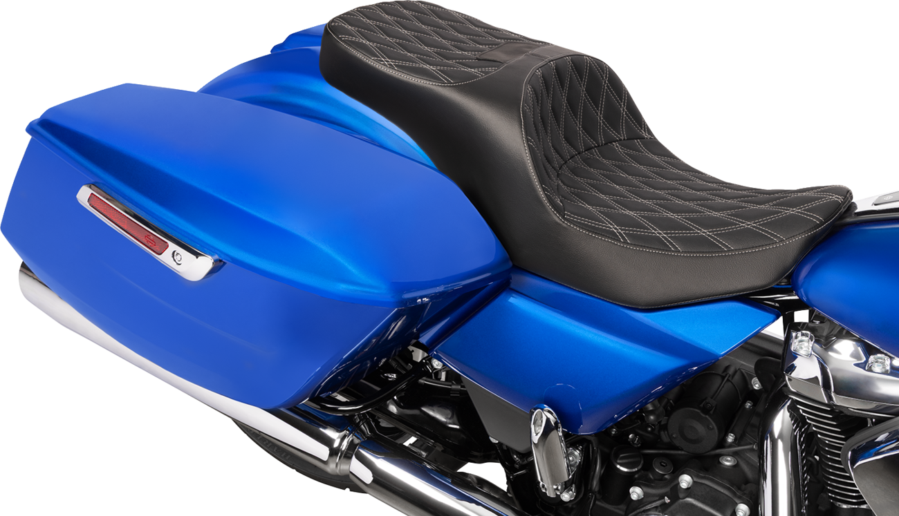 Drag specialties seats Forward Position Freedom Seat - Vinyl - Silver Double Diamond Stitch - FLH/FLT '23-'25 Harley Davidson