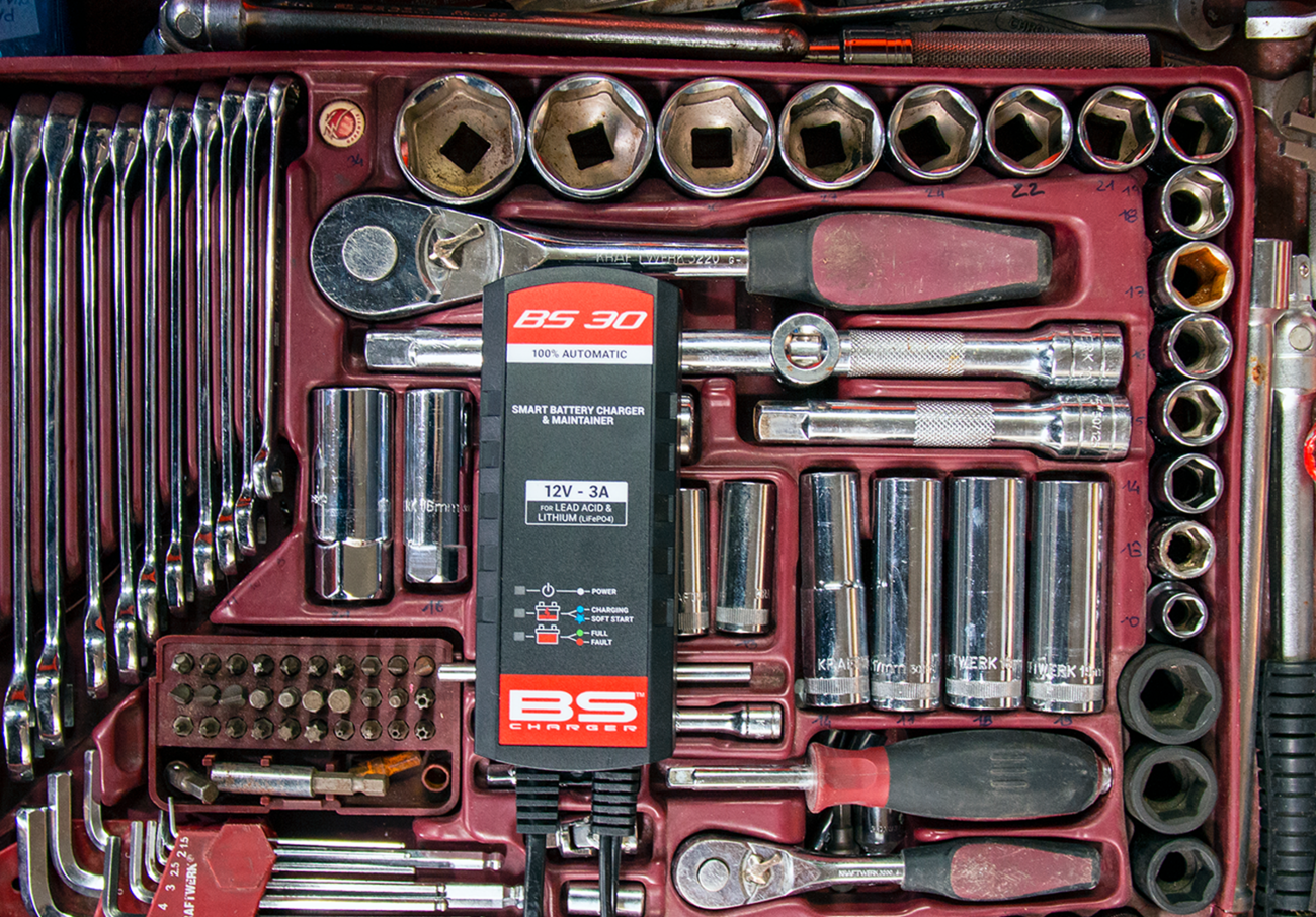 Bs battery BS30 Smart Battery Charger & Maintainer