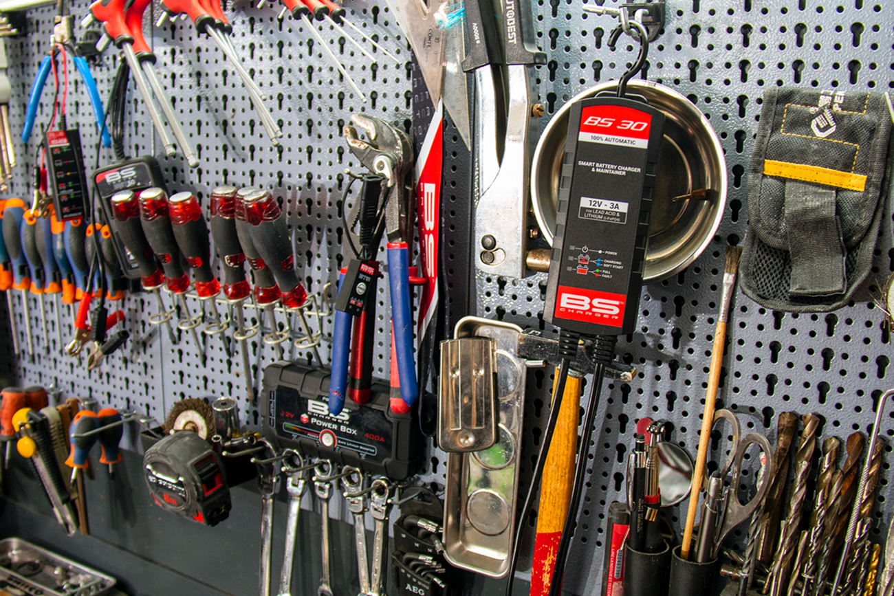 Bs battery BS30 Smart Battery Charger & Maintainer