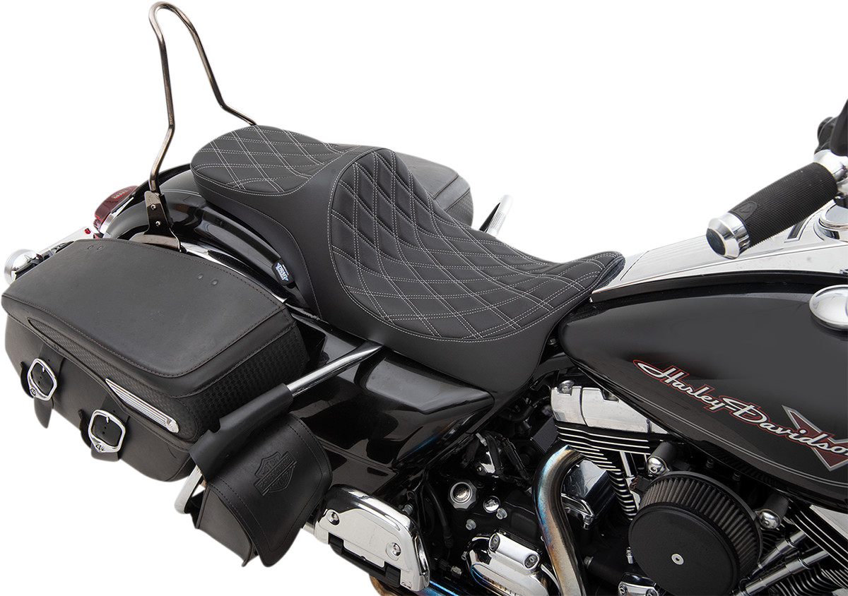 Drag specialties seats Predator III 2-Up Seat - Double Diamond - Silver Thread - FL '08-'23 Harley Davidson