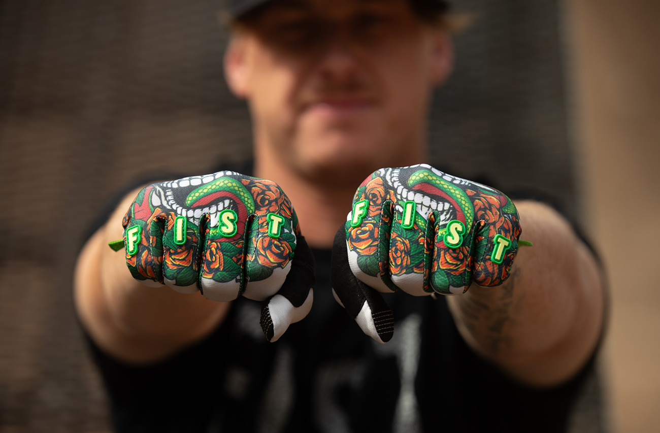 FIST HANDWEAR Strapped Poison Gloves