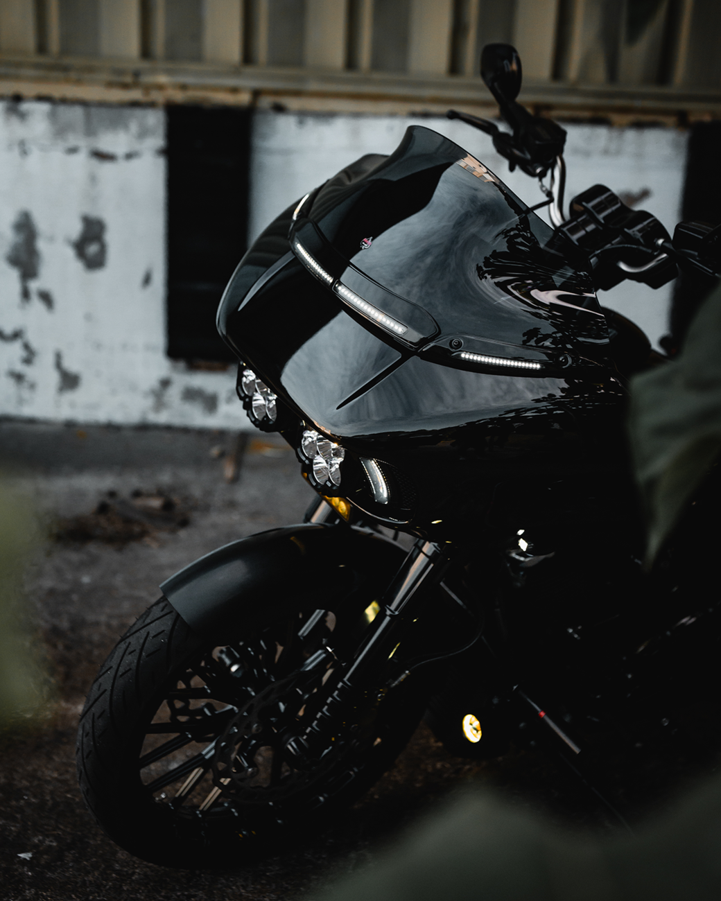 CUSTOM DYNAMICS Shark Demon® 2 Performance Headlight Kit