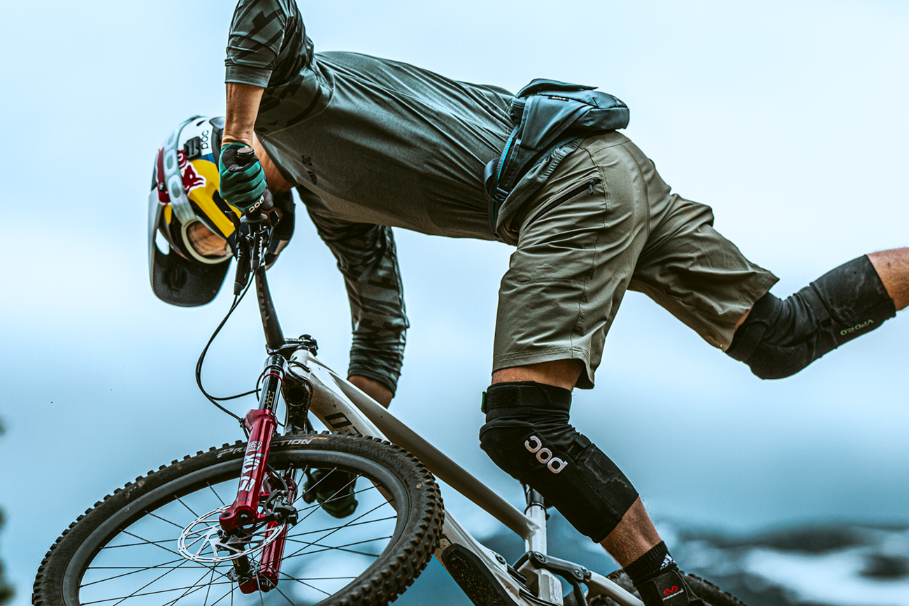 Thule Rail Hip Hydration Pack