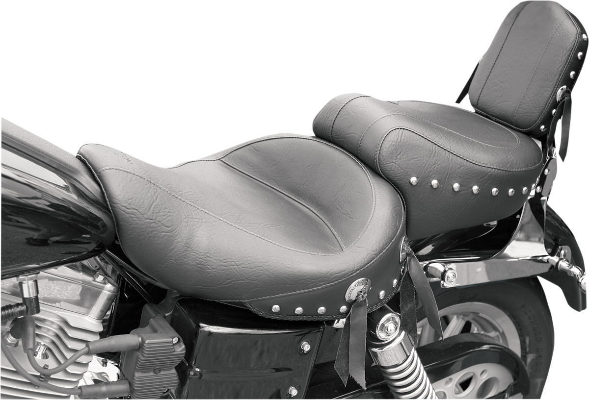 Mustang Wide Touring Smooth Seat For Harley Dyna 1996-2003