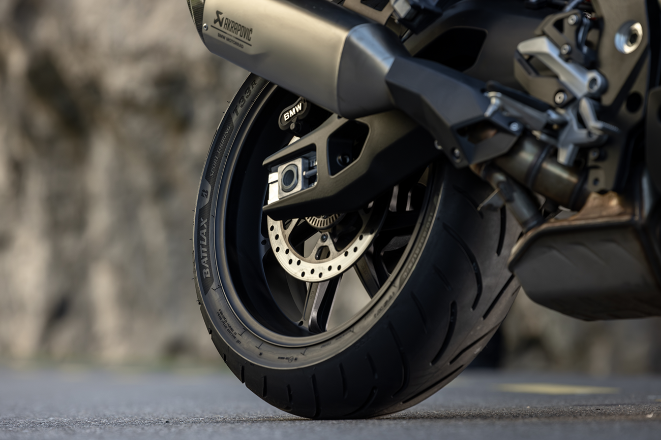 BRIDGESTONE T33 Tire
