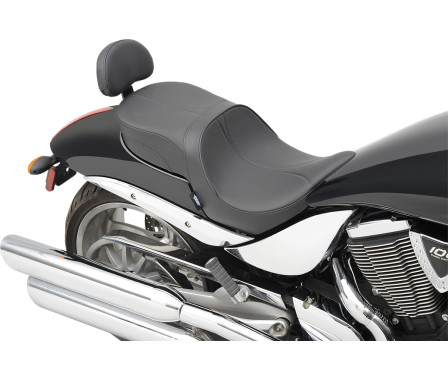 LOW-PROFILE TOURING SEAT WITH PASSENGER BACKREST-