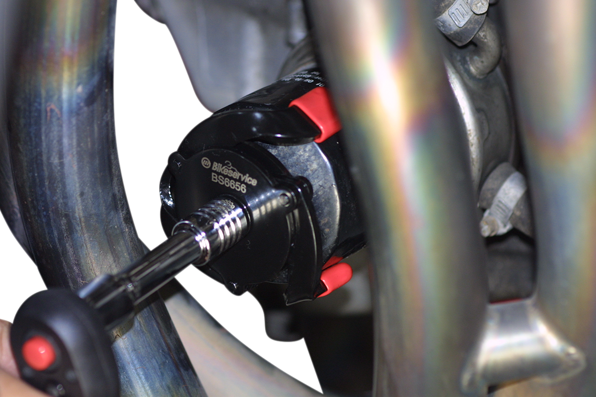 Universal 3-Leg Oil Filter Wrench