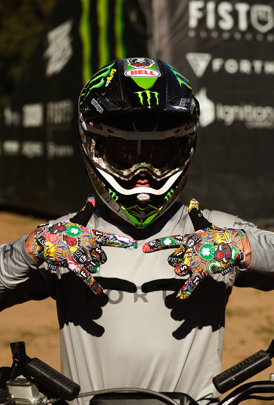 Fist handwear Strapped Hard Court Gloves