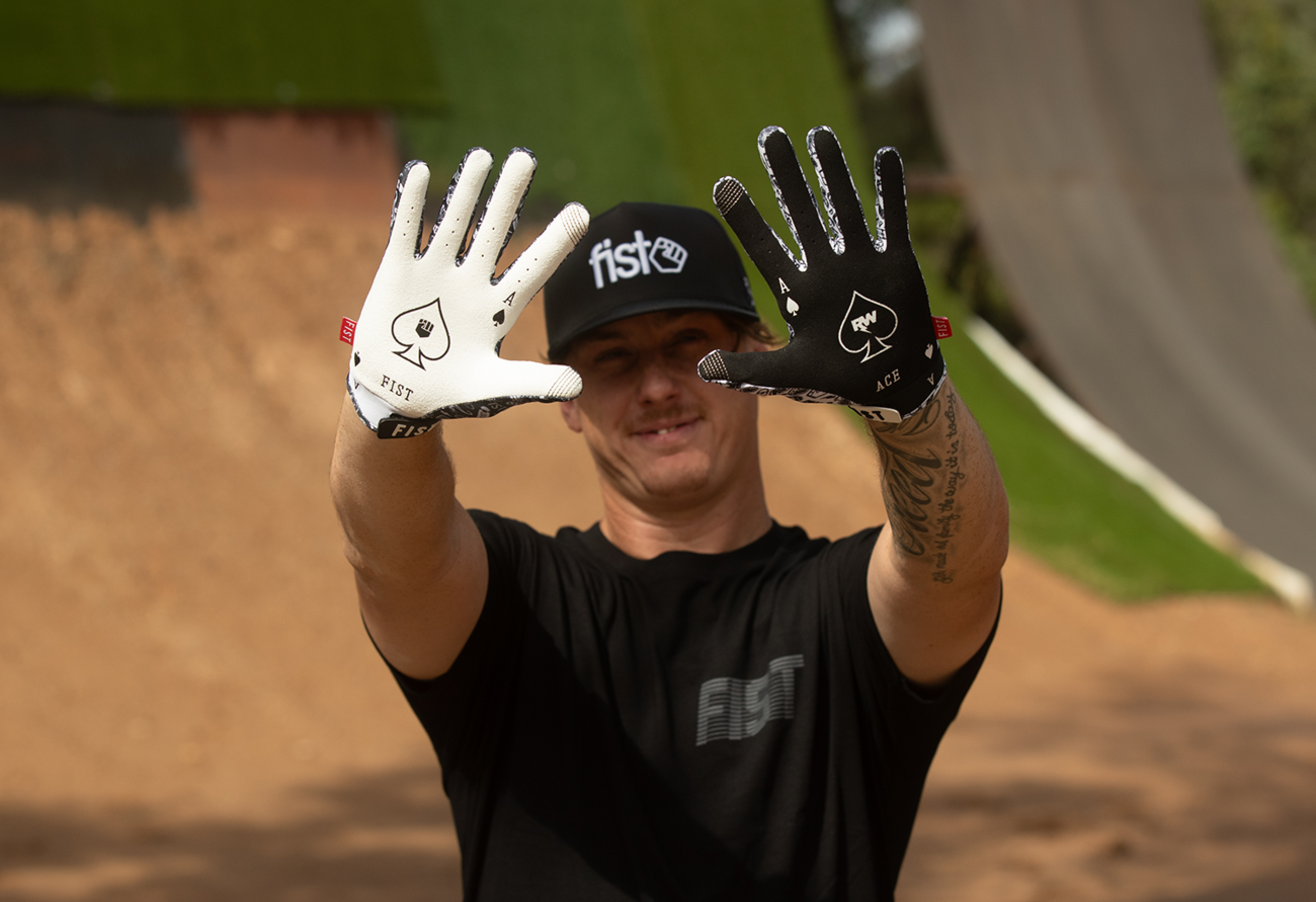 FIST HANDWEAR Strapped R-Willy Ace Gloves