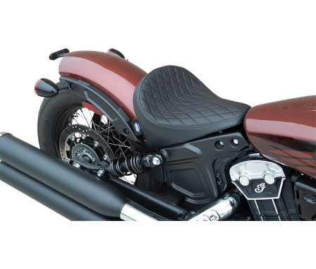 BOBBER-STYLE FRONT AND REAR SOLO SEATS-