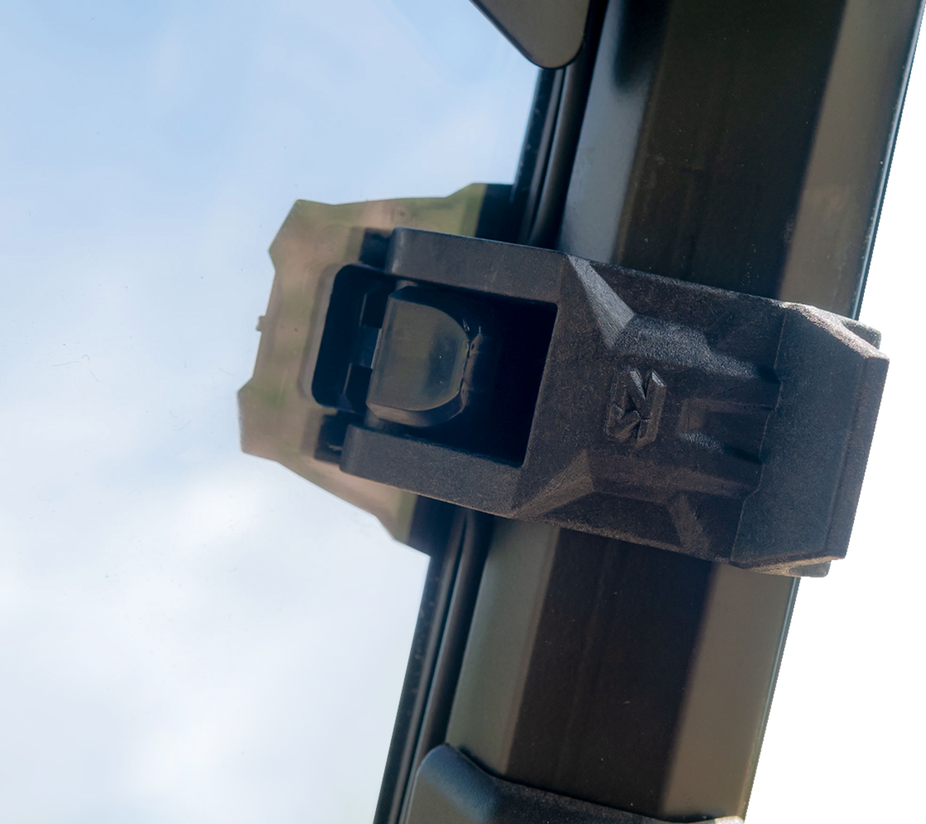 SEIZMIK Versa-Vent Windshield