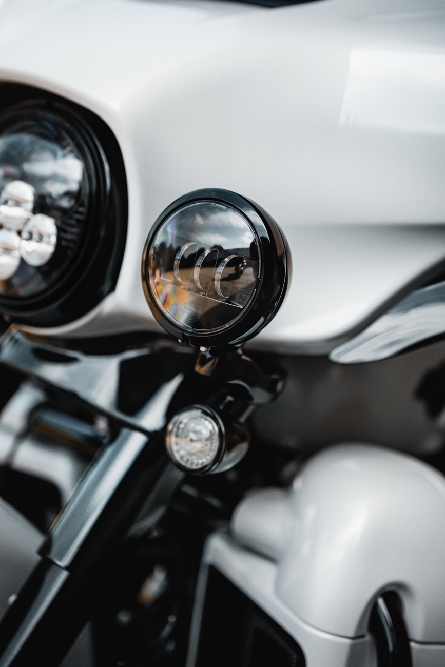 Custom Dynamics 4.5" Halo Passing Lamp For Harley Touring / Softail 2005-2025