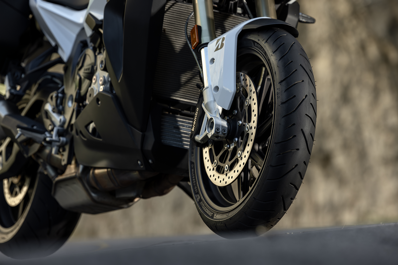 BRIDGESTONE T33 Tire