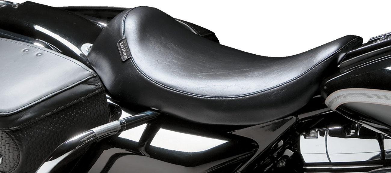 Le Pera Silhouette Solo Seat Smooth Black LH-857 Harley FLHT Electra Glide 02-07