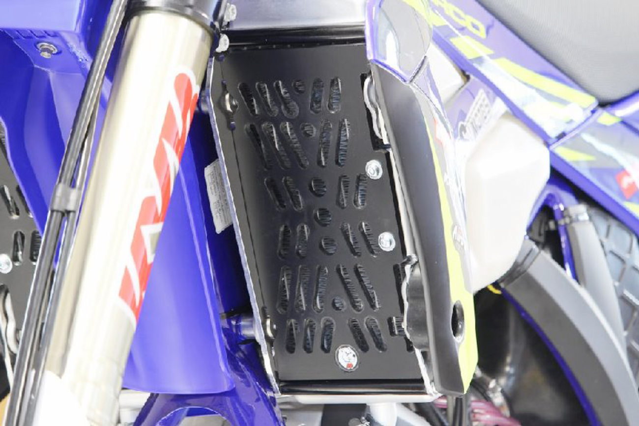 AXP RACING Xtrem Radiator Guards