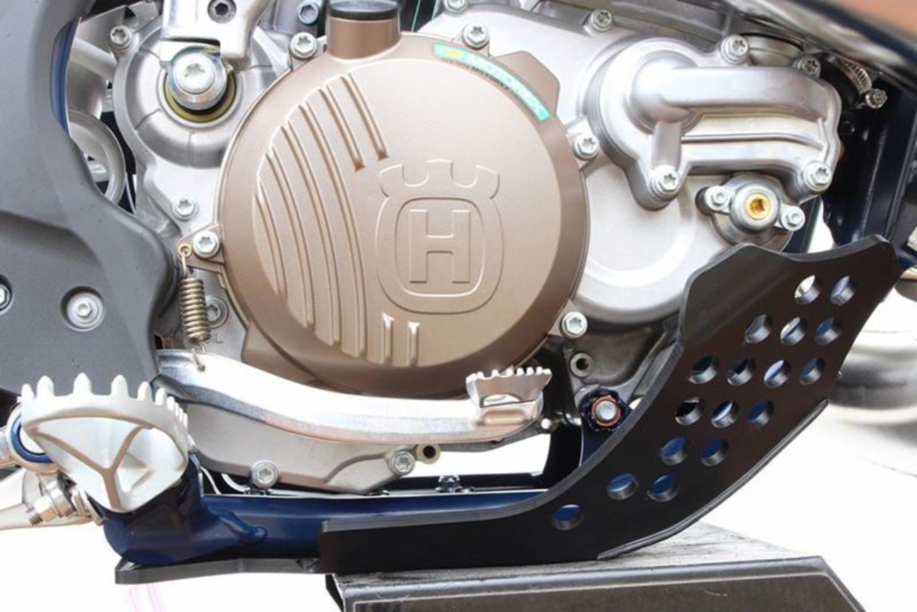 AXP RACING Skid Plate