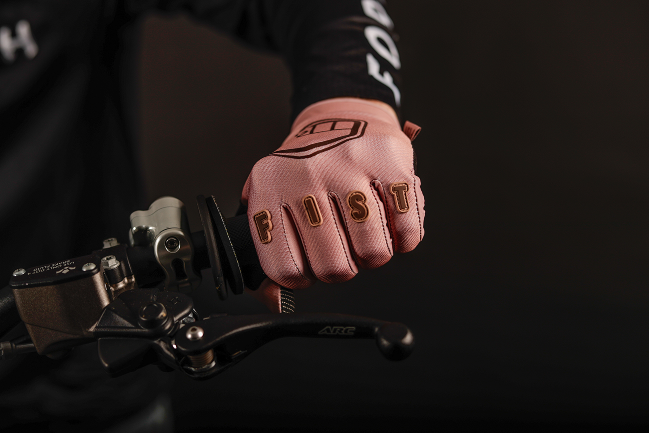 Fist handwear Strapped Earth Stocker Gloves