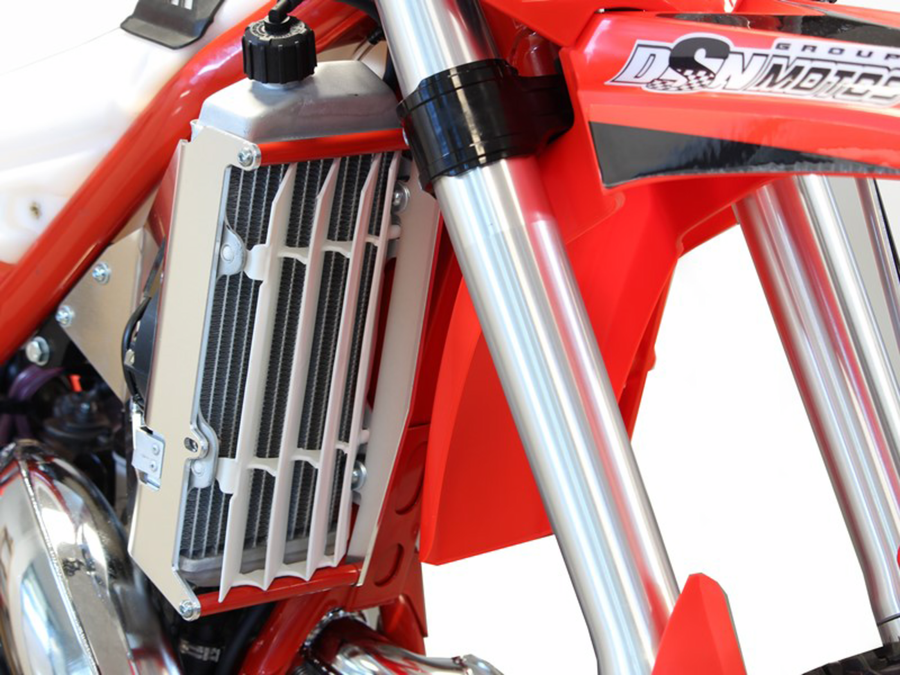 AXP Racing Radiator Braces Beta 250 / 300 Xtrainer 2023-2025