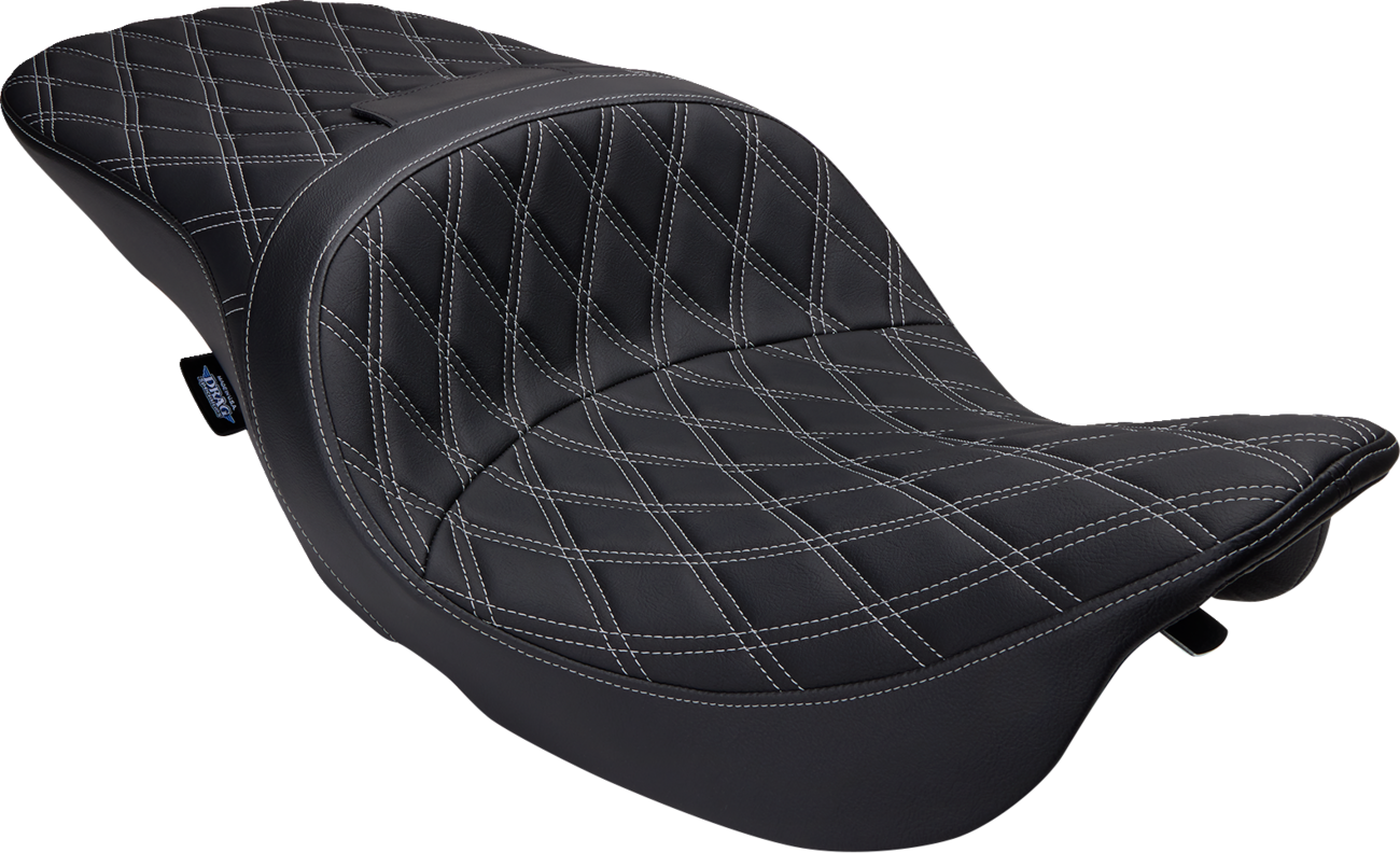 SEAT FREEDOM TOUR, BKDD W/SV STCH VINYL, FLHT/R/X,FLHTC/U/G