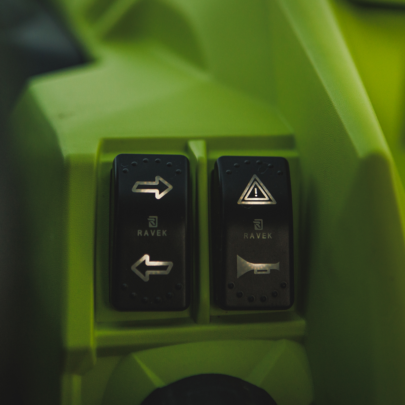 Ravek Apex Lights™ - Running - Amber - Commander Can-Am