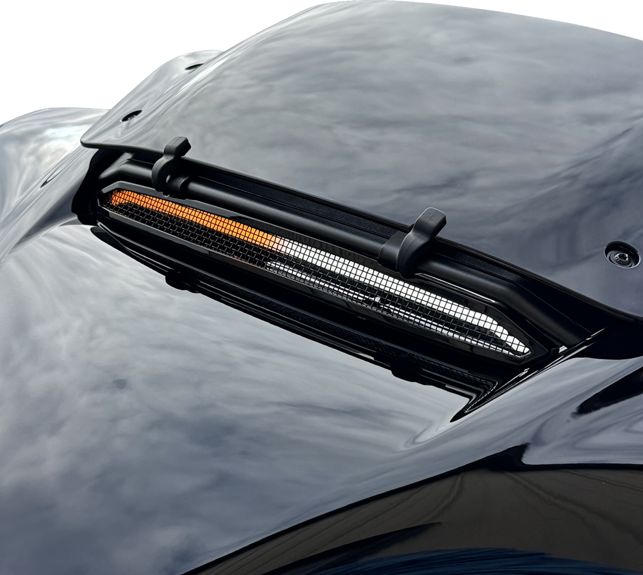 CUSTOM DYNAMICS Windshield Trim