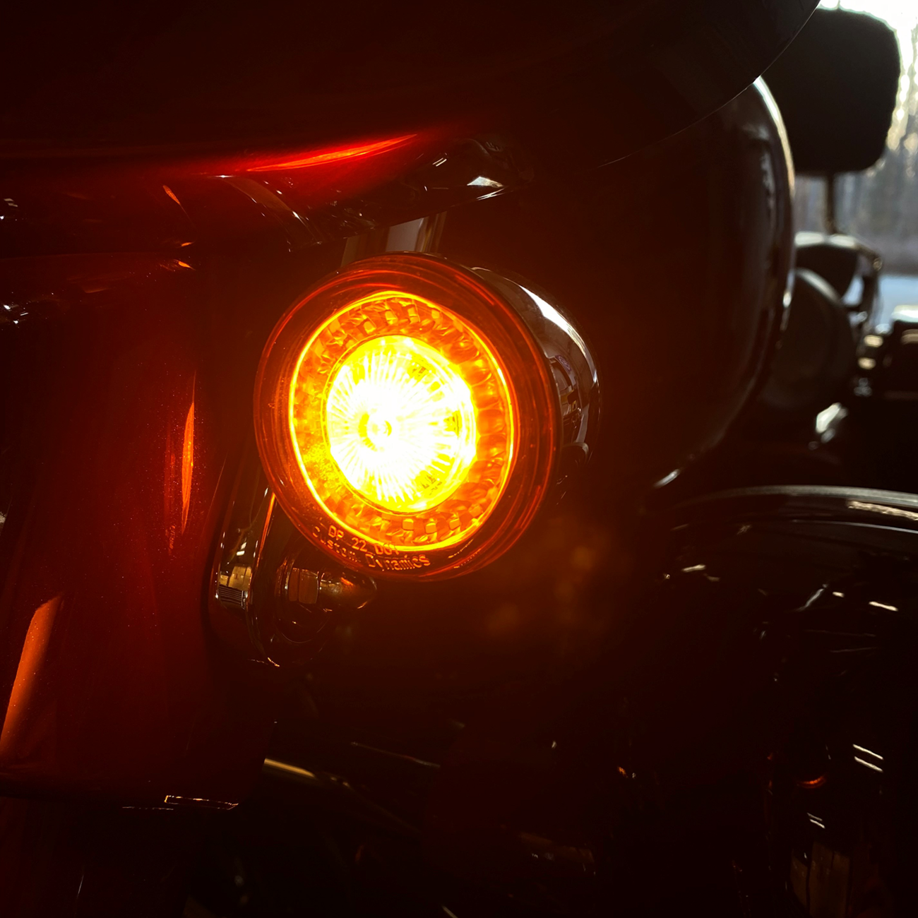CUSTOM DYNAMICS ProBEAM® Front Halo Turn Signals