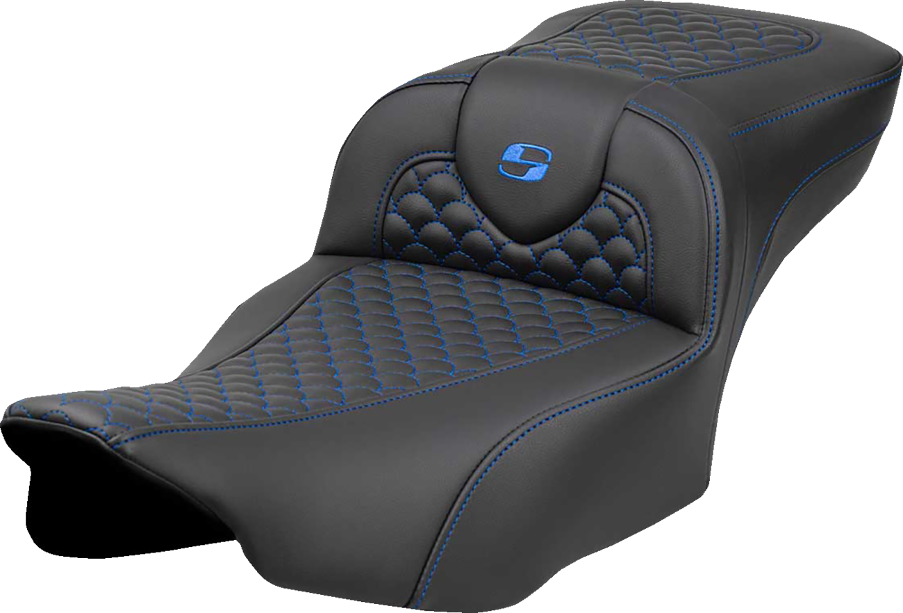 Saddlemen Roadsofa™ Extended Reach Seat - Dragon Scale Stitch - Blue Stitch-w/o Backrest - FLTR/FLHX '23-'24 Harley Davidson