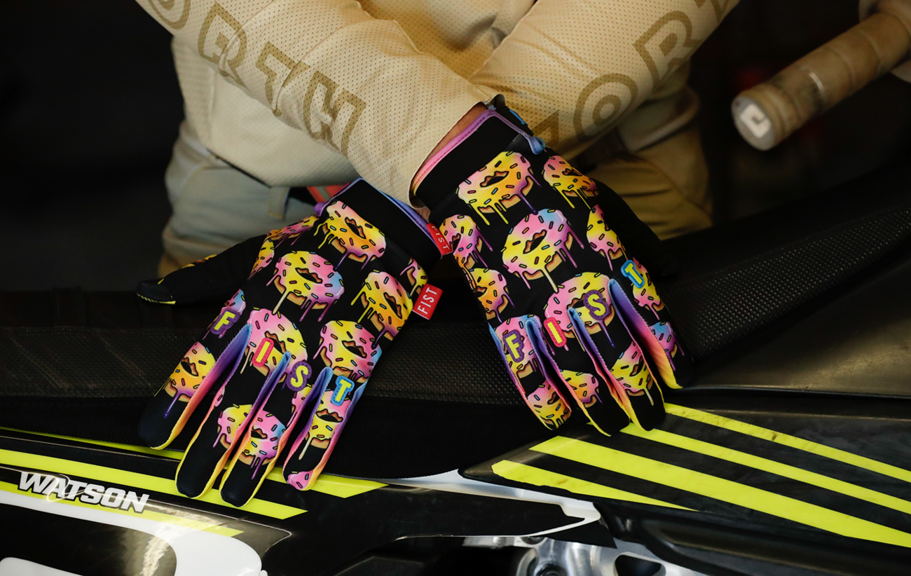 Fist handwear Strapped Caroline Buchanan Red Label Sprinkle Fades Gloves