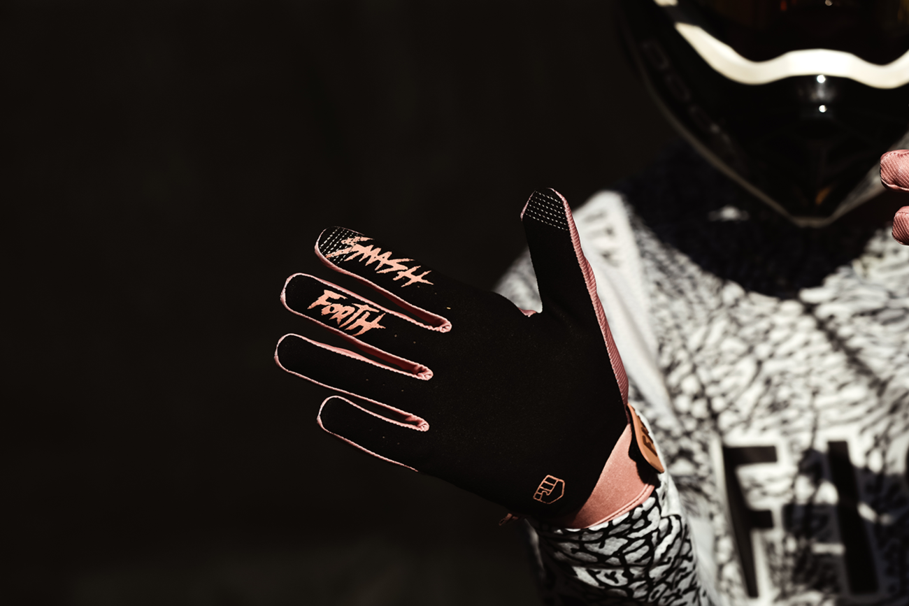 Fist handwear Strapped Earth Stocker Gloves
